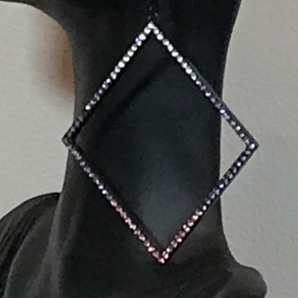 NWT Design Lab Women’s Diamond Shaped Dangle Earrings/Multi Coloured Rhinestones - Picture 6 of 7